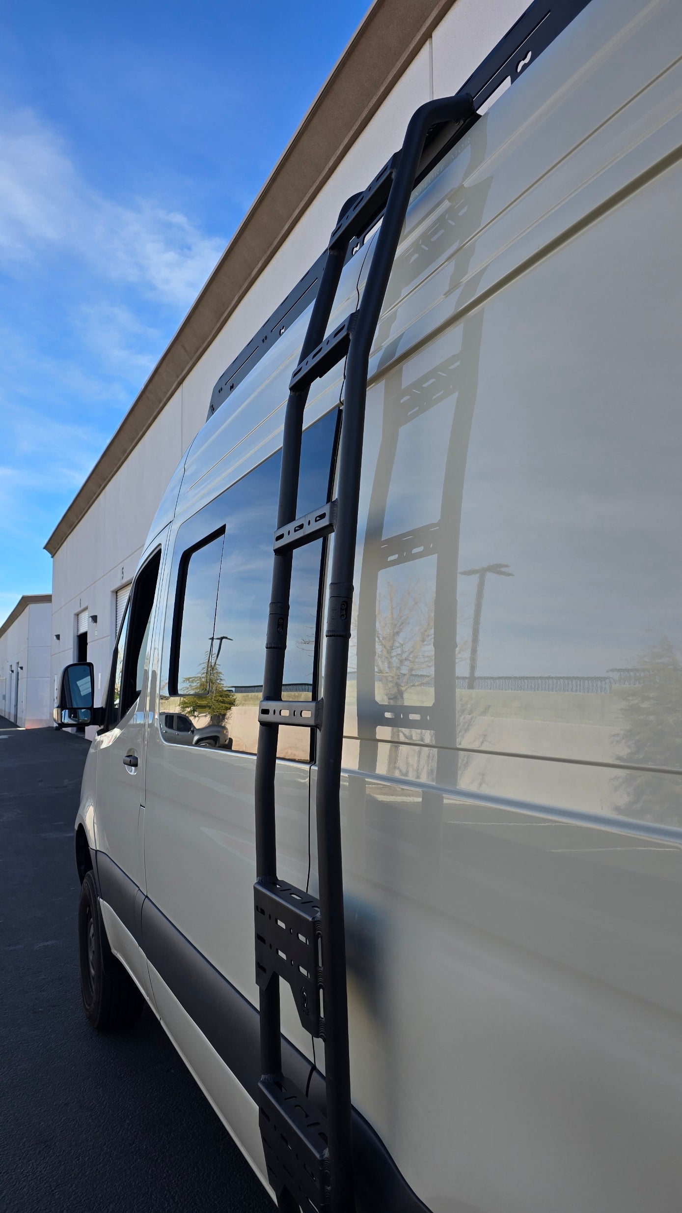 VWD SL101-SE — Driver Side Forward Slider Window for Mercedes Sprinter (2007-Present) With Integrated Fly Screen