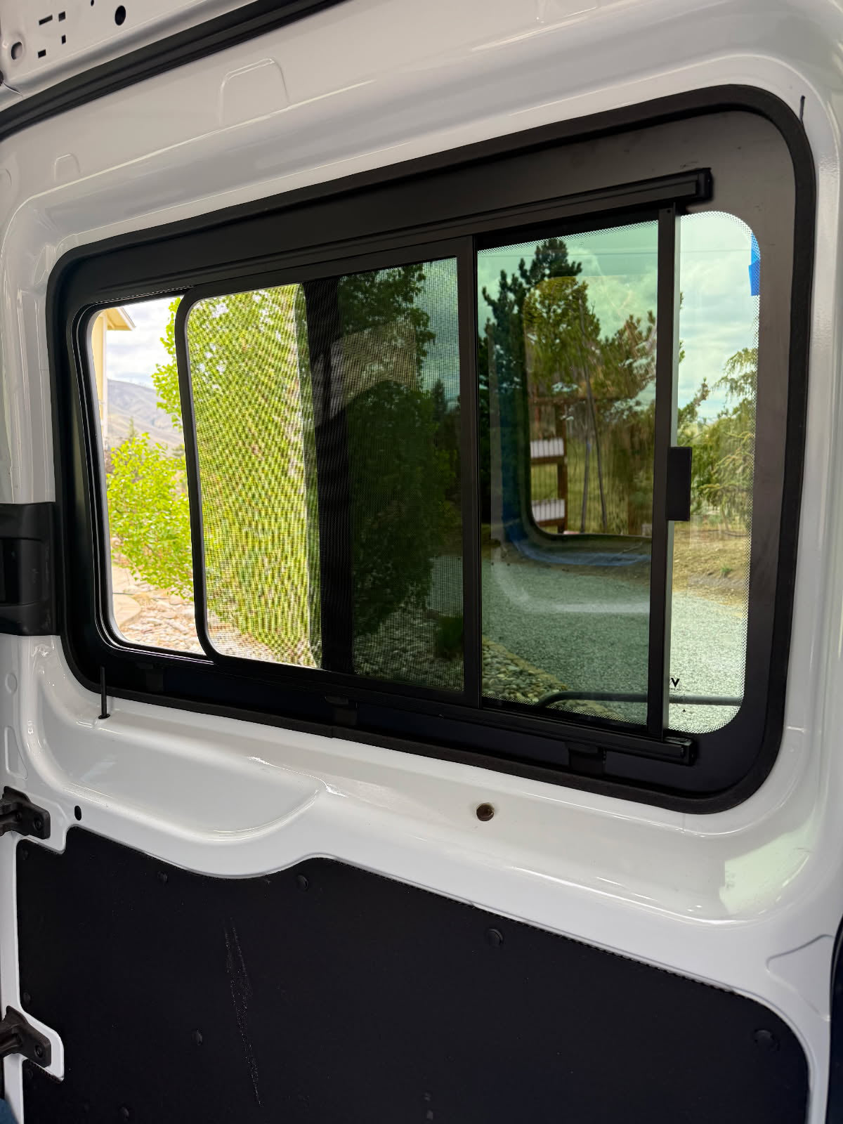 VWD TR201-SE SE-Series Sliding Van Window — Passenger-Side Sliding Door, Ford Transit (High / Medium Roof)
